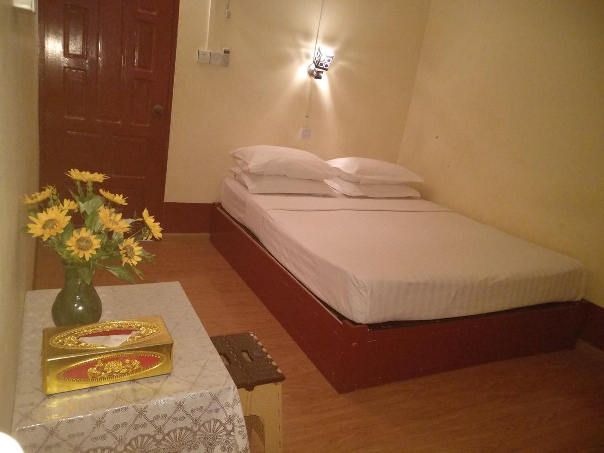 Galaxy Motel Hpa-An Dış mekan fotoğraf